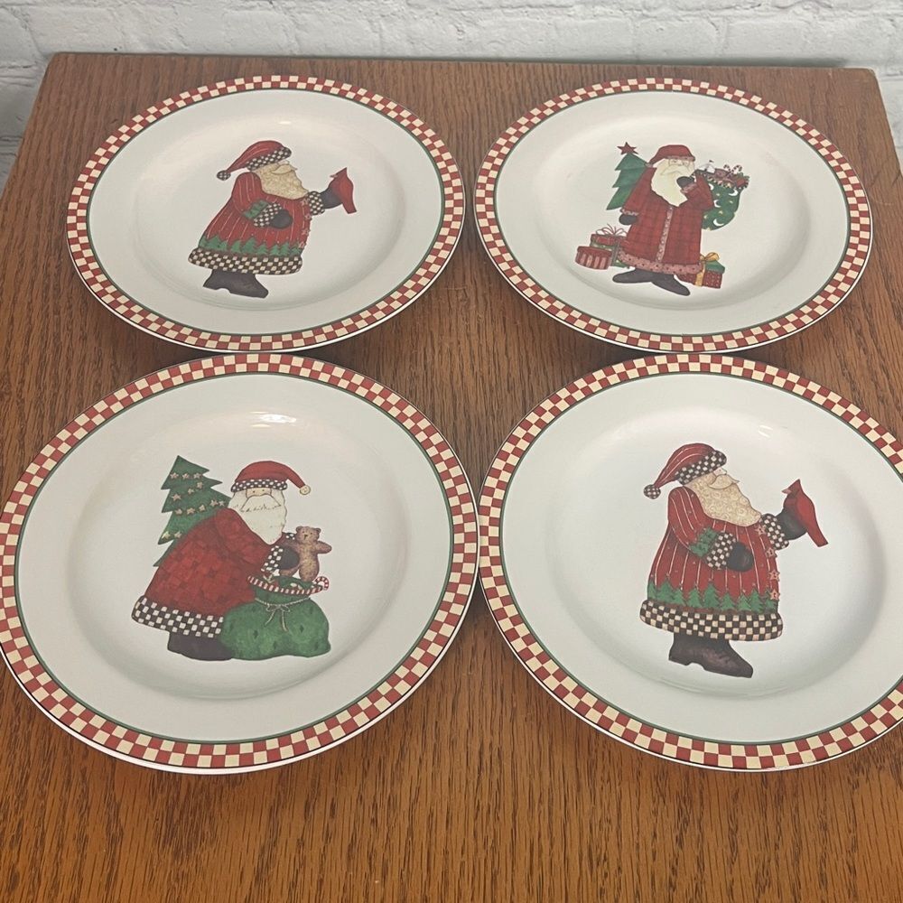 Sakura Debbie Mumm 1996 Vintage “Magic Of Santa” Salad/Dessert Plates Set of 4